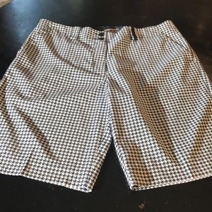 Like New Women’s 12 Nike Golf Herringbone Shorts